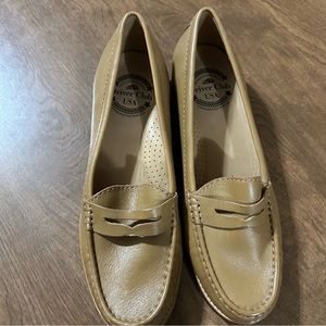 Leather loafer/shoes 8 NWOT
